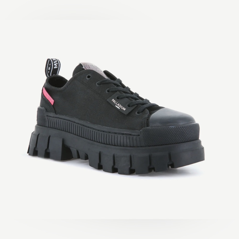 NIB 🔥 Palladium ‘Revolt’ Low top Boots,- All Black - Women's US Size 8🖤